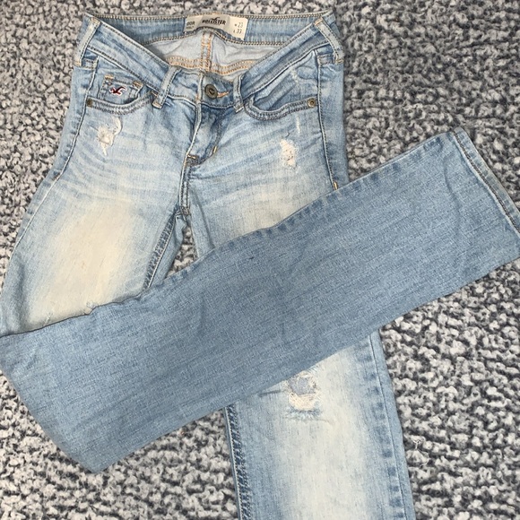 Light wash ripped jeans - Picture 3 of 3